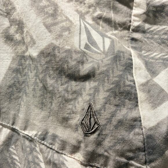 Volcom Button Down Shirt Classic Fit 100% Cotton Gray Off White Mens Size Medium - Picture 6 of 10